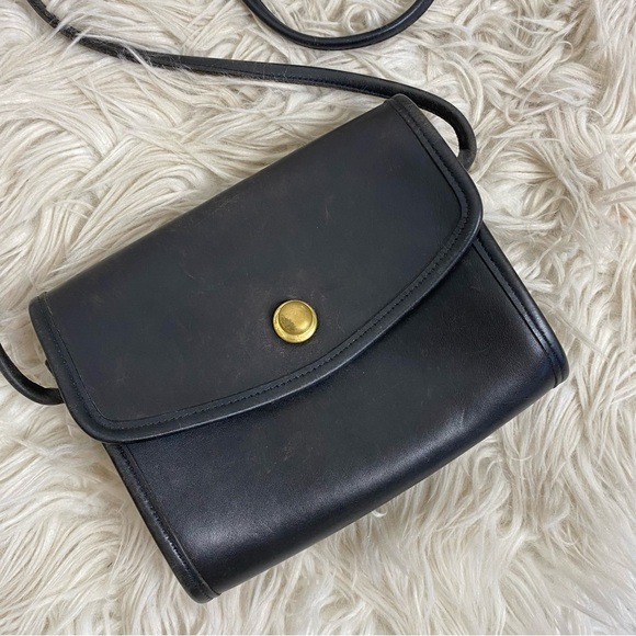 Authentic Vintage Coach Chrystie Crossbody Leather Bag 9892 in Black - Picture 2 of 10